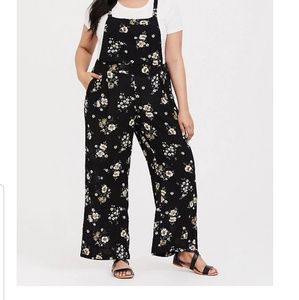 Torrid Floral Wide leg Jumper Size 1